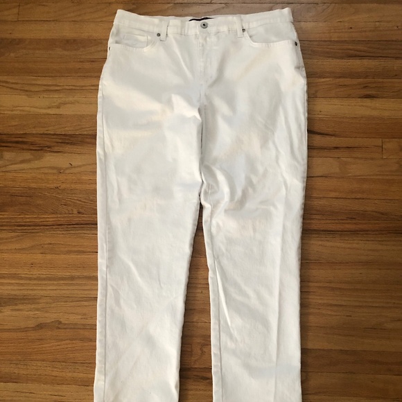 Gloria Vanderbilt*Amanda* White Jeans - Picture 2 of 6